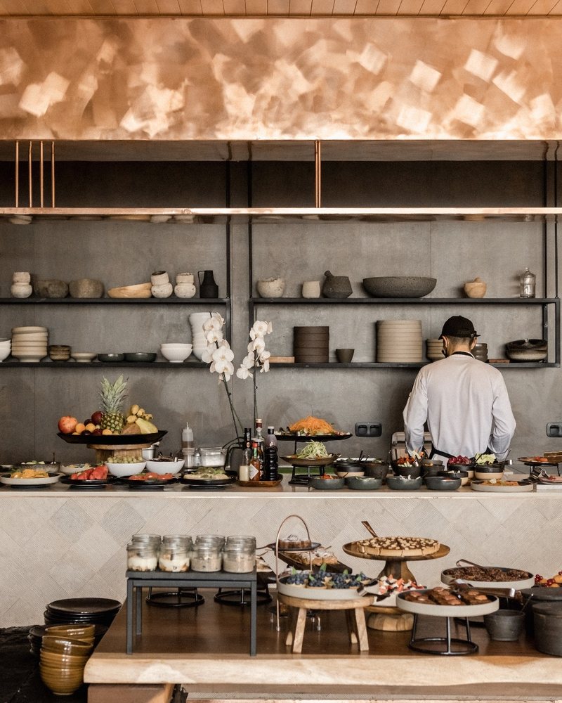 Buffet station and open kitchen